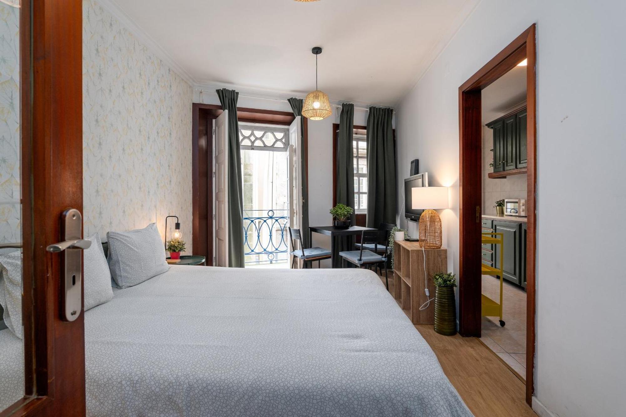 Appartamento Renovated Feb25 Clerigos Cozy Balcony With Self Check In Oporto